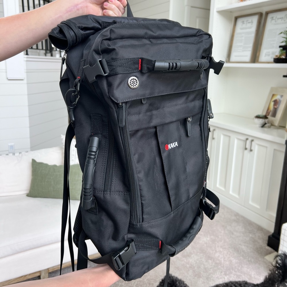 Kaka travel bacpack!! Open top. Perfect condition